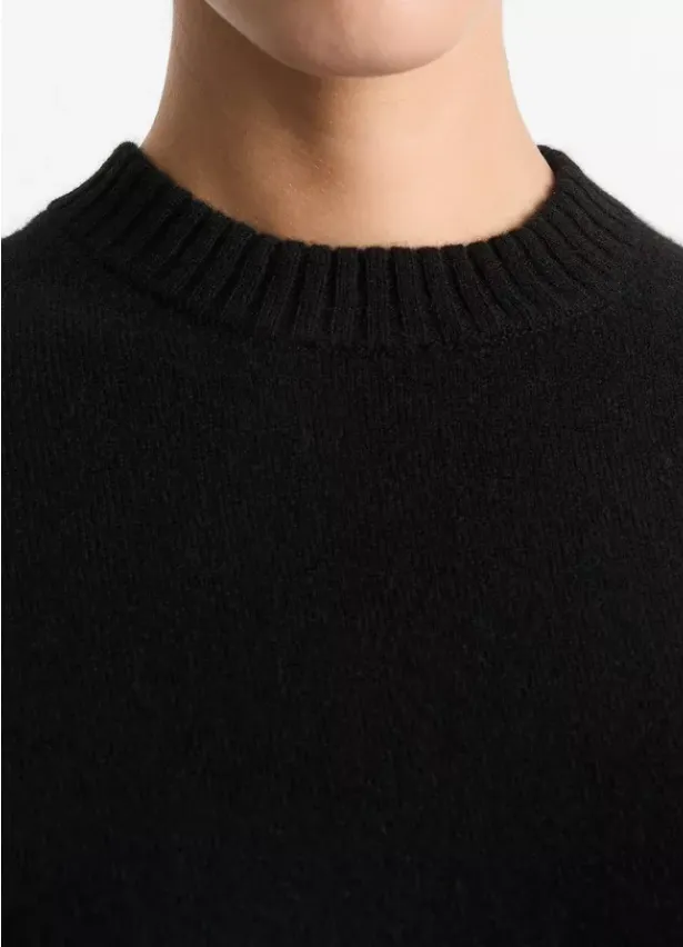 Classic Cashmere Crew Neck Sweater