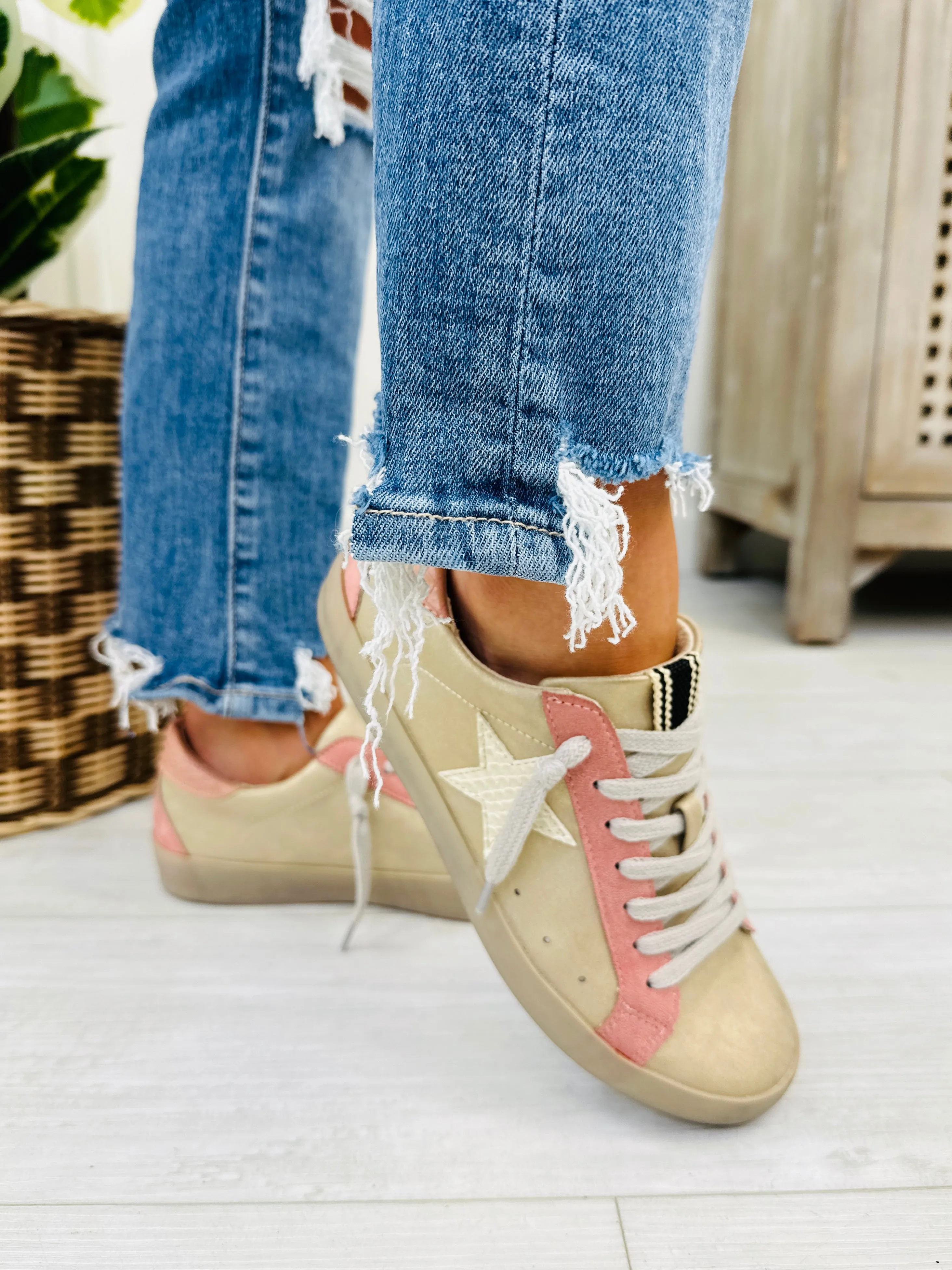 Contagious Energy Sneakers In Gold Distressed