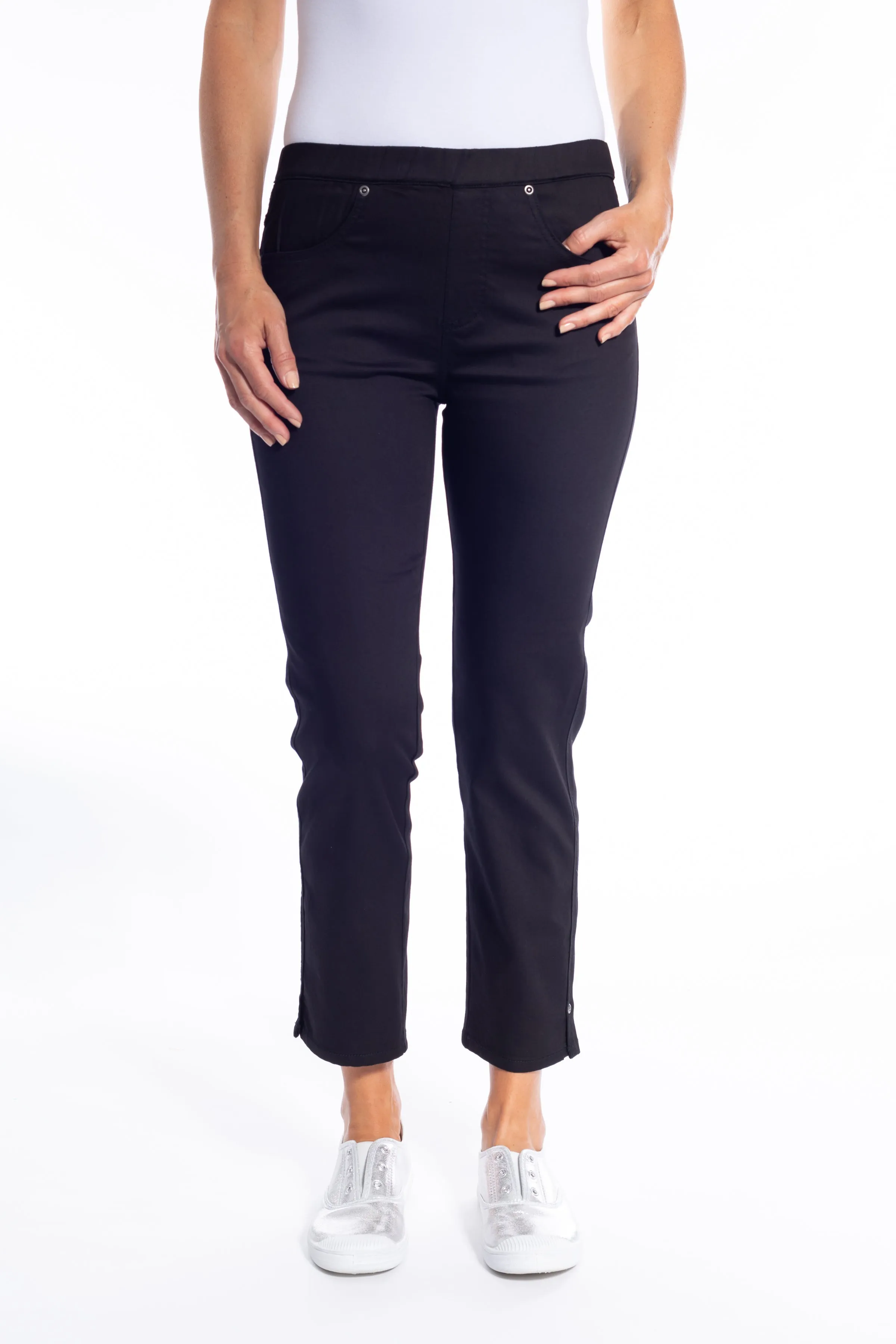 Cropped Jeans by Cafe Latte - Black