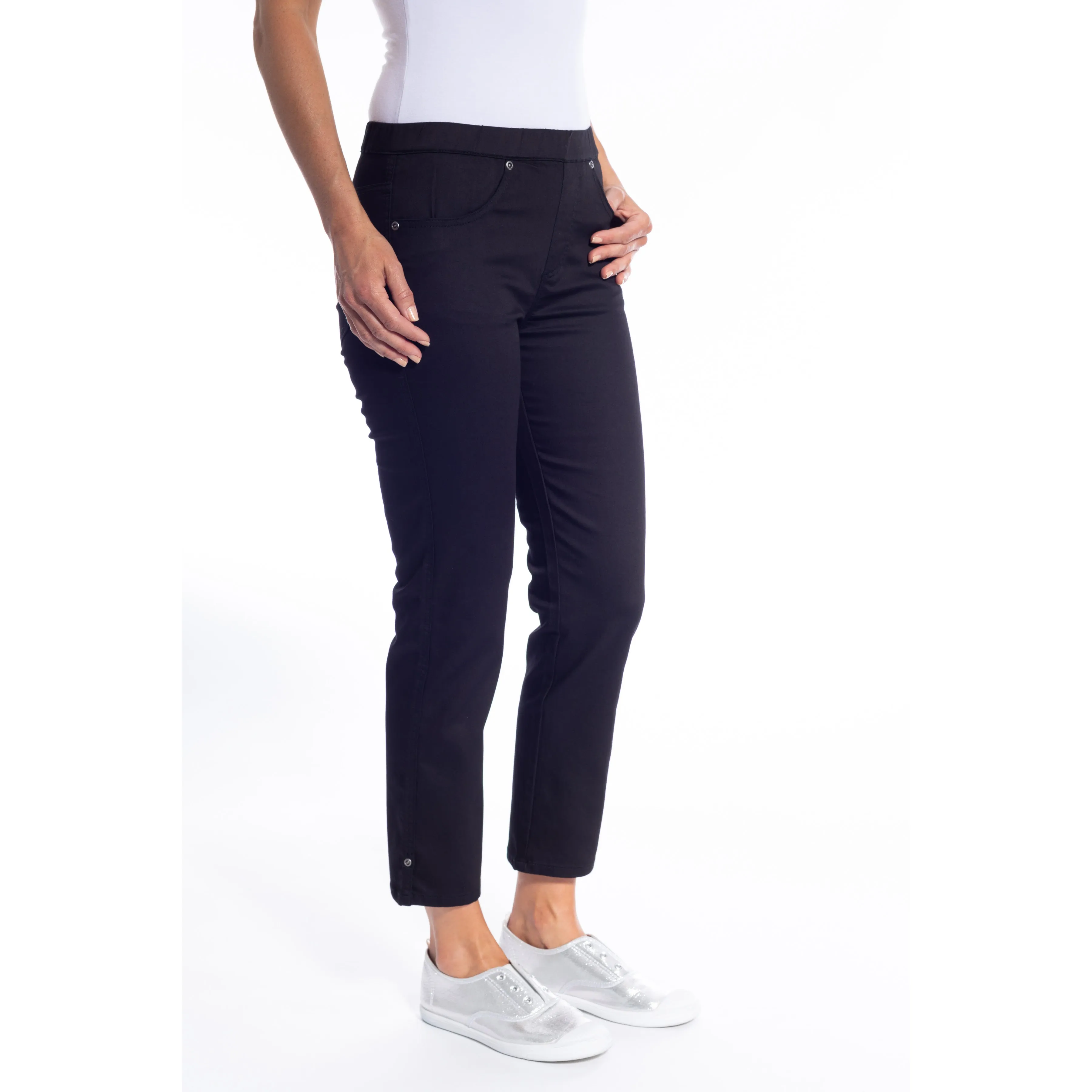 Cropped Jeans by Cafe Latte - Black