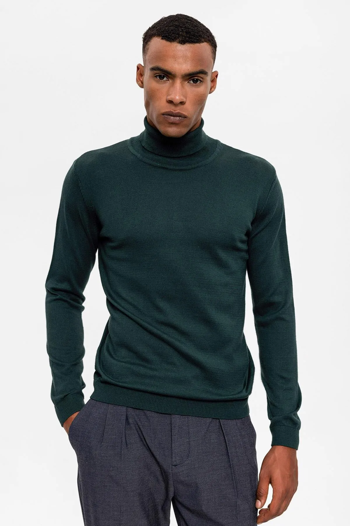 Green Turtleneck Men's Knit Sweater - Wessi