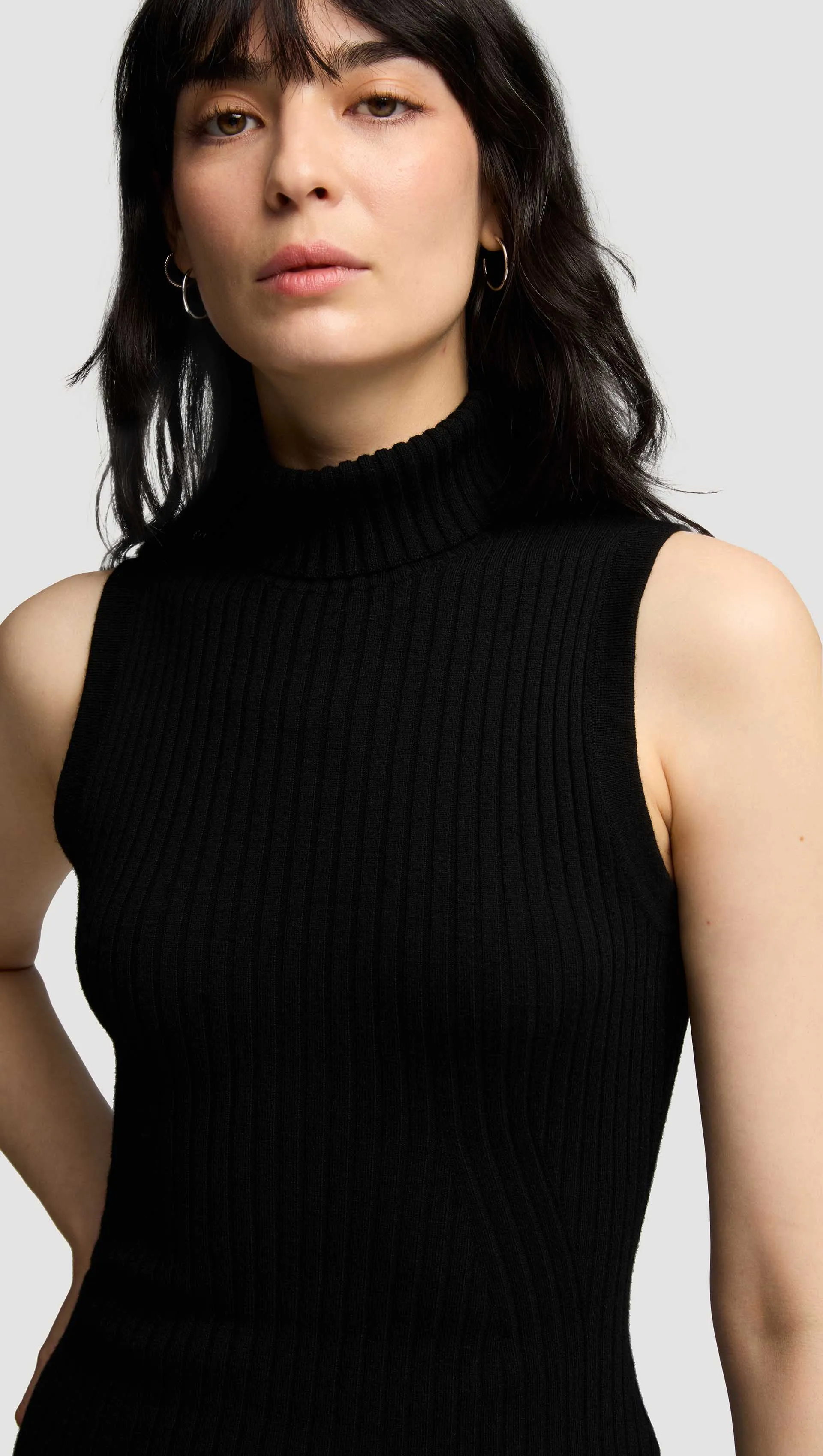 Sleeveless Turtleneck in Stretch Wool | Black