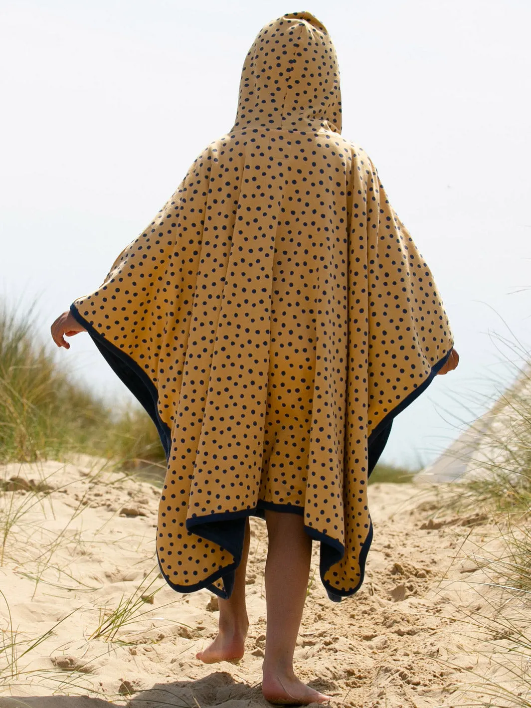 Spotty cub beach poncho