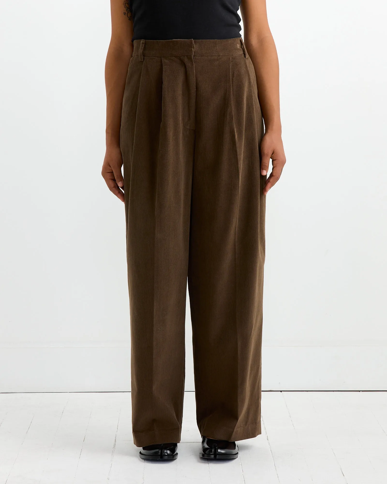 Thin Corduroy Pant in Light Brown